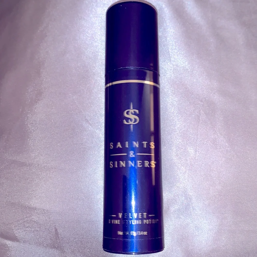 🎉HP! NWT SAINTS & SINNERS Vegan Cruelty Free VELVET DIVINE STYLING POTION Frizz - Picture 1 of 9